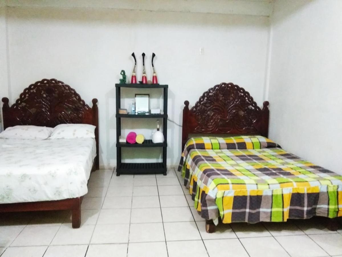 Habitacion Con Aire Acond. Segura Y Economica En Zihuatanejo Buitenkant foto